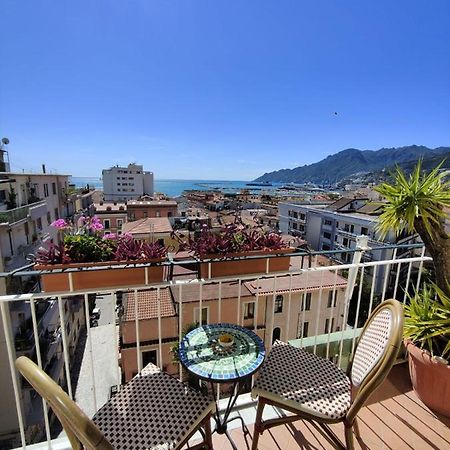 Bed and Breakfast Oasi Al Centro Con Parcheggio Salerno Exteriér fotografie