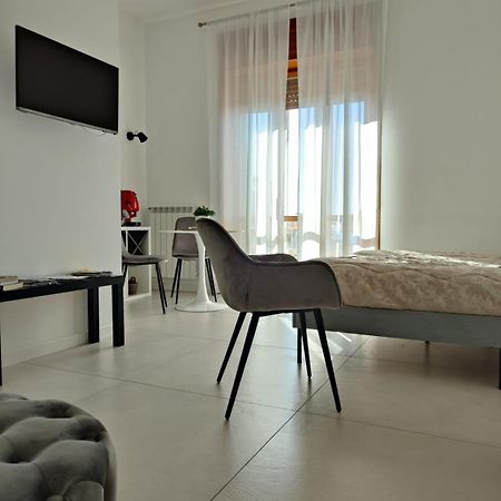 Bed and Breakfast Oasi Al Centro Con Parcheggio Salerno Exteriér fotografie